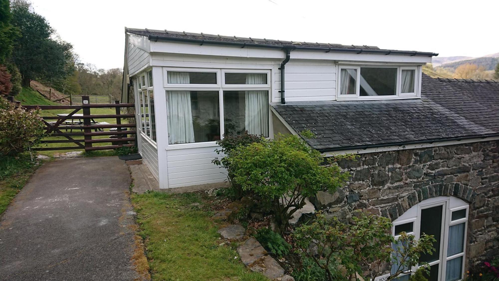 Abergwynant Farm Glamping & Apartments Dolgellau Ngoại thất bức ảnh
