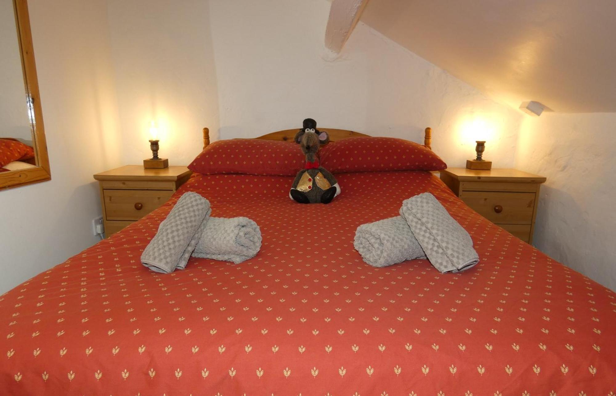 Abergwynant Farm Glamping & Apartments Dolgellau Ngoại thất bức ảnh
